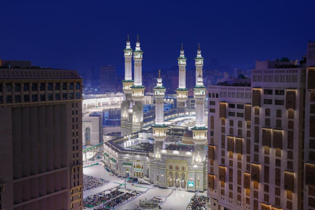JUMEIRAH HOTEL